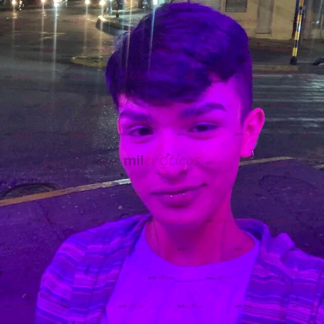 FOTOS DE JOVEN POLLITO DISPONIBLE PARA COMPLACERTE SEXUALMENTE.