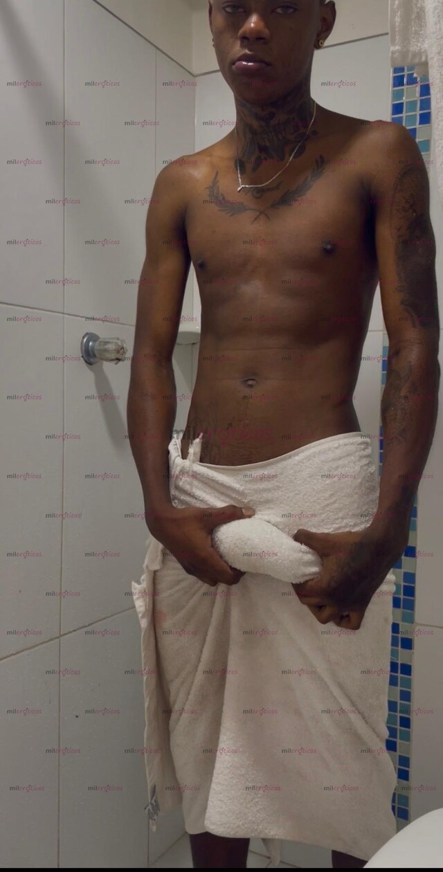 FOTOS DE MACHO NEGRO FULL LECHERO POTENTE 23CM ATIENDO MUJERES Y PAREJA