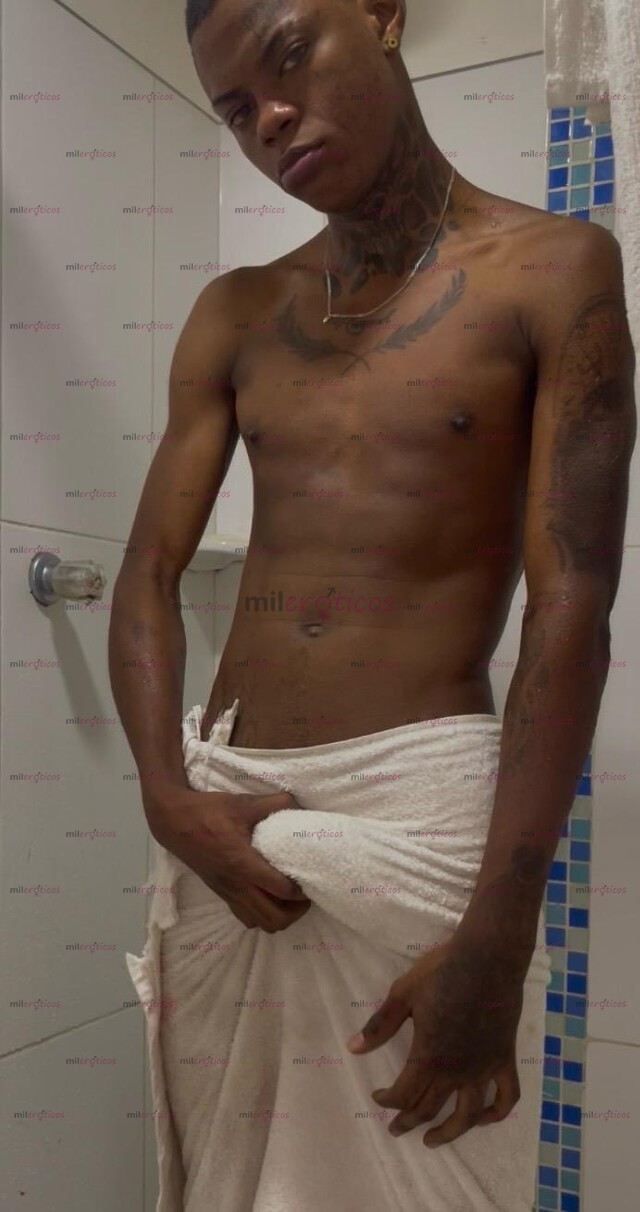 FOTOS DE MACHO NEGRO FULL LECHERO POTENTE 23CM ATIENDO MUJERES Y PAREJA