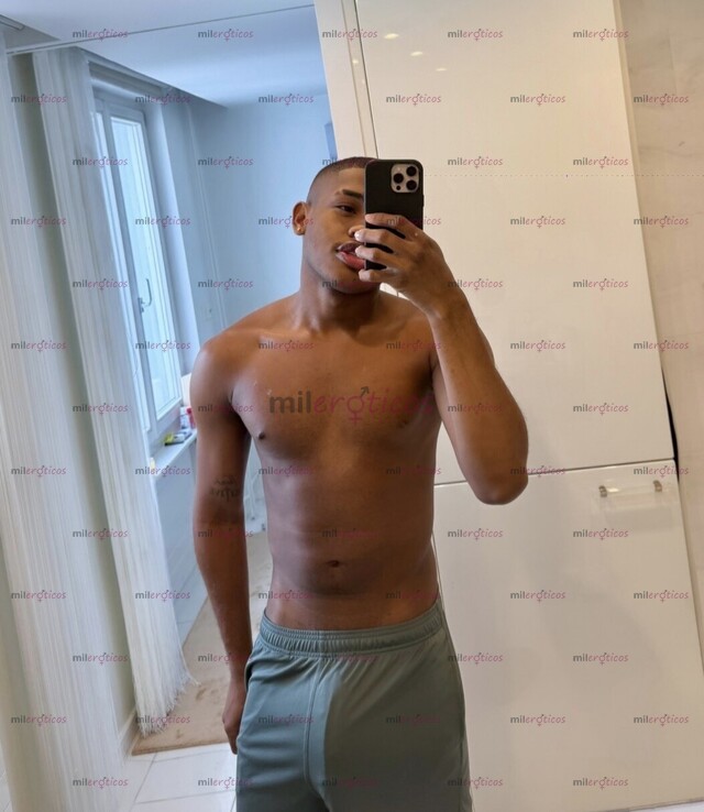 FOTOS DE MORENO DE 22 AÑOS VERGON XXL 24 CM Y POCOS DÍAS POR AQUÍ!!