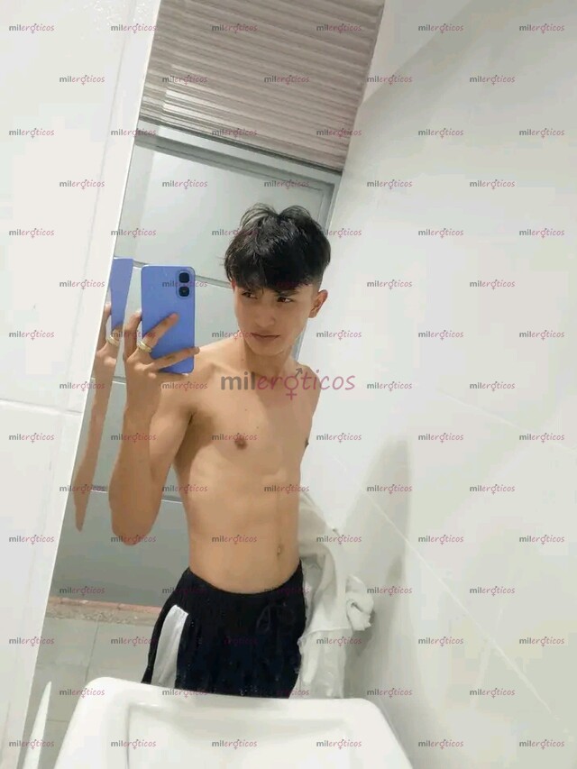 FOTOS DE POLLITO JOVEN Y DISPONIBLE PARA COMPLACERTE SEXUALEMNTE