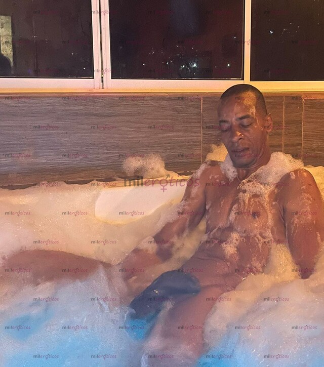 FOTOS DE MORENO VERGON DE 24CM ROMOE CULO FISPUESTO CON ACTITUD Y OACION EN COMPLACERTE Y