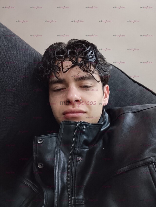 FOTOS DE GÜERO DE OJOS VERDES, ALTO, DEMASIADO DELGADO, LABIOS BESABLES Y MUY CACHONDO