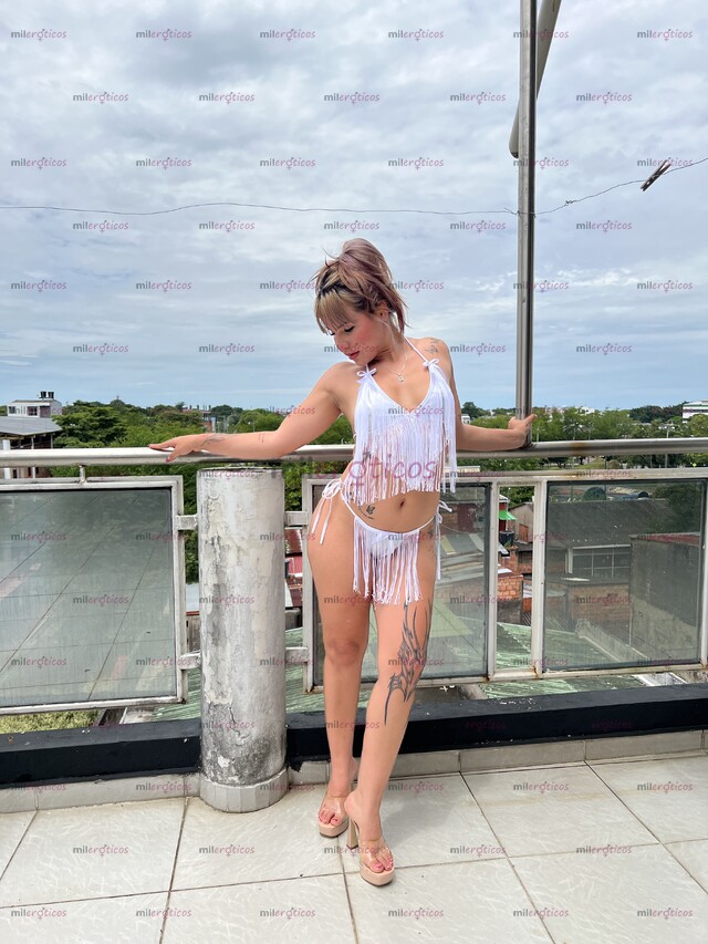 FOTOS DE UNA MUJER ELEGANTE, SEGURA Y CON UNA MIRADA CAPAZ DE DESPERTAR TU CURIOSIDAD