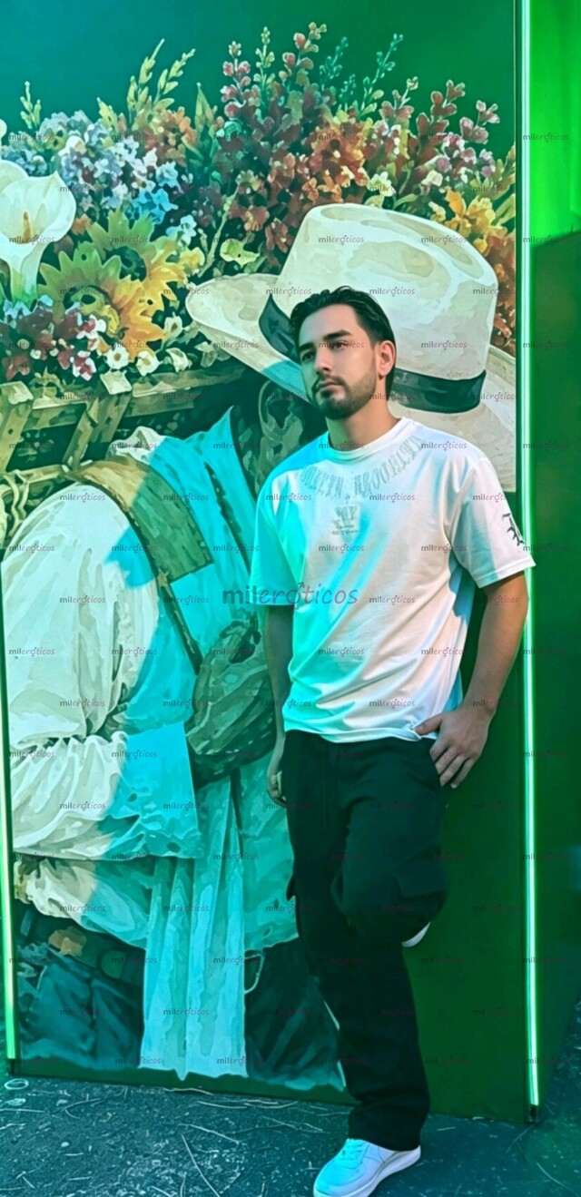 FOTOS DE HOLA SOY SALBATORE 24 AÑOS HOMBRE BLANCO ASEADO LISTO PARA CUMPLIR TUS FANTACIAS