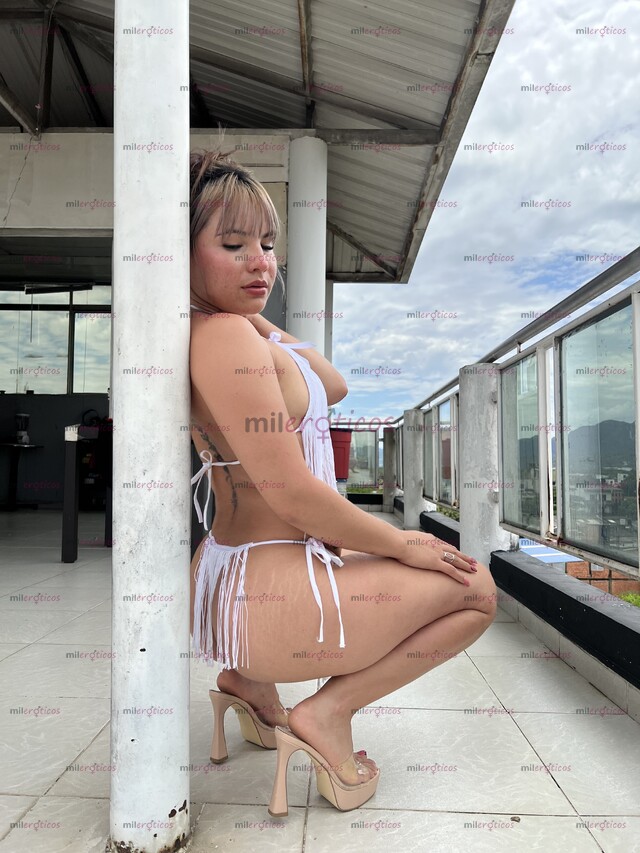 FOTOS DE UNA MUJER ELEGANTE, SEGURA Y CON UNA MIRADA CAPAZ DE DESPERTAR TU CURIOSIDAD
