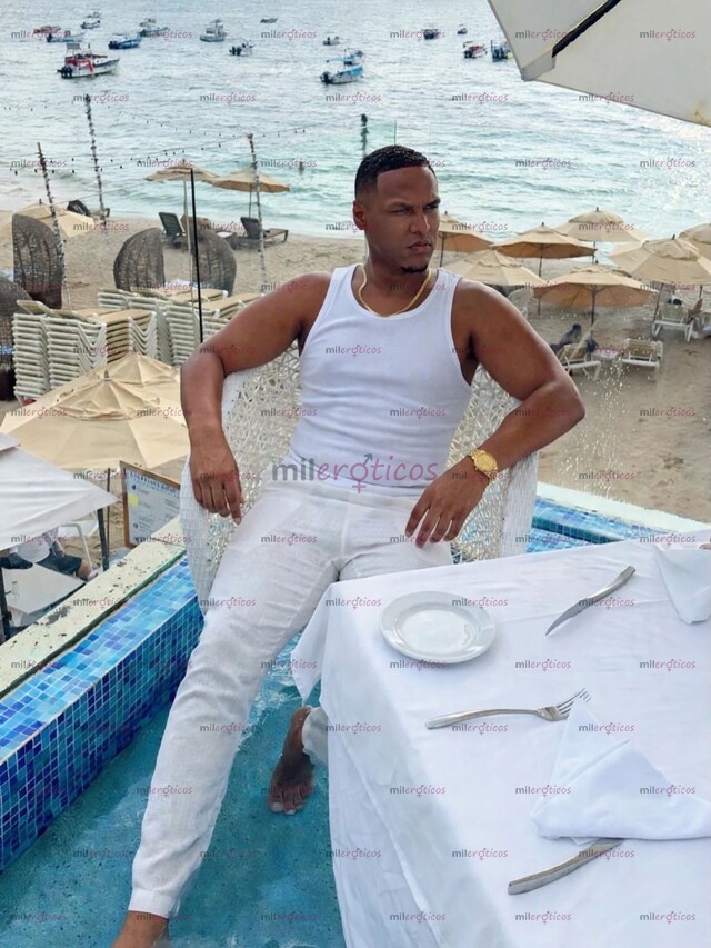 FOTOS DE TU MACHO LECHERO LLEGO PARA PREÑARTE Y HACERTE VIVIR TU MOMENTO DE PLACER !