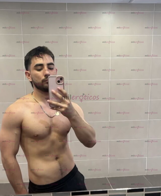 FOTOS DE HOLA SOY SALBATORE 24 AÑOS HOMBRE BLANCO ASEADO LISTO PARA CUMPLIR TUS FANTACIAS