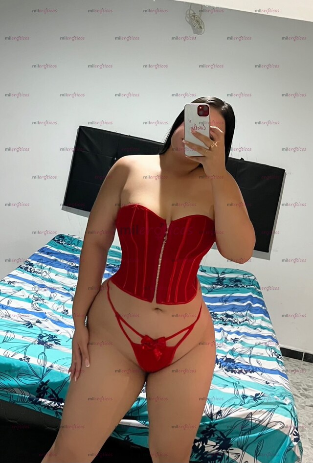 FOTOS DE LUNES !ANGIE PAISITA 22 AÑOS NATURAL, RICOS TETEROS UNA BLANQUITA DELICIOSA!