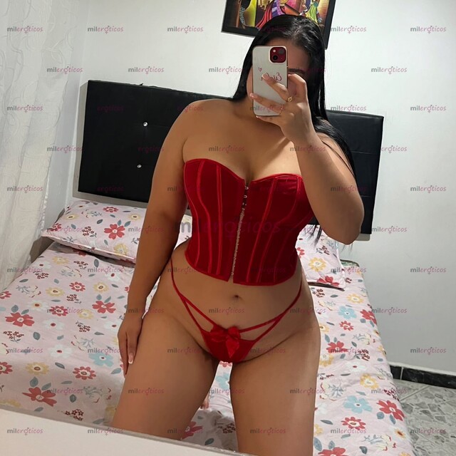 FOTOS DE LUNES !ANGIE PAISITA 22 AÑOS NATURAL, RICOS TETEROS UNA BLANQUITA DELICIOSA!
