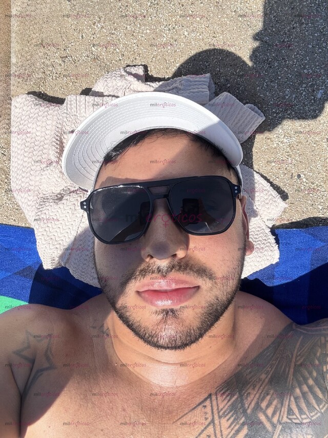 FOTOS DE GUAPO ATRACTIVO DE BARBA, FIESTERO A TOPE