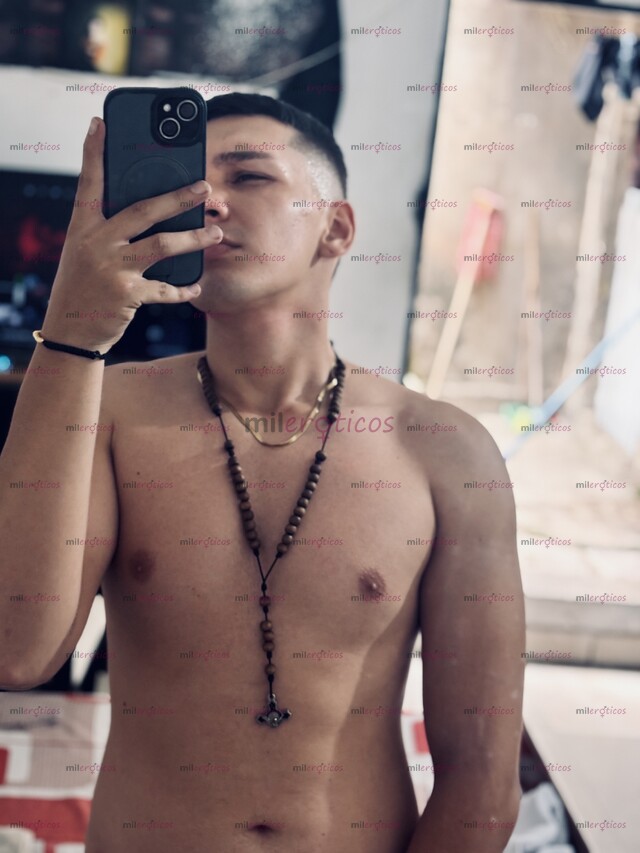 FOTOS DE DE VUELTA MASAJISTA PROFESIONAL ACTIVO DISCRETO