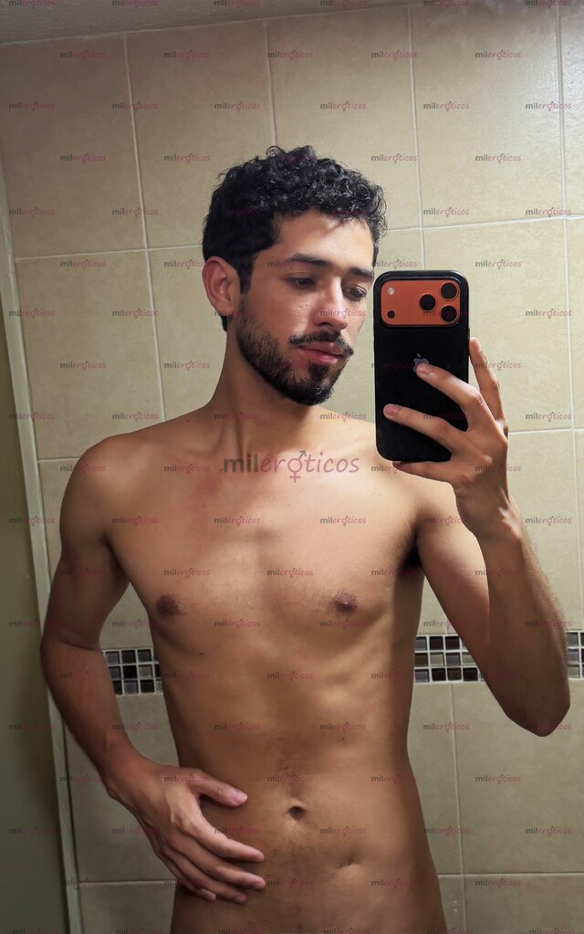 FOTOS DE VENEZOLANO VERSÁTIL EN BÚSQUEDA DE NUEVAS EXPERIENCIAS