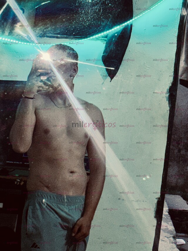 FOTOS DE DE VUELTA MASAJISTA PROFESIONAL ACTIVO DISCRETO