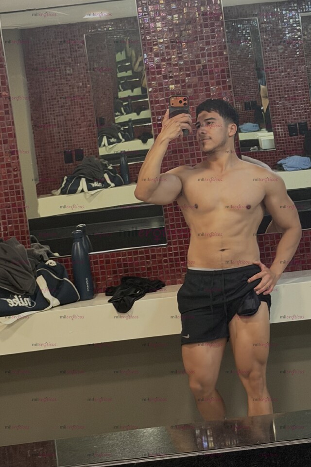 FOTOS DE NALGON JOVEN Y GUAPO COMPLACIENTE DISPUESTO A SATISFACERTE TOTALMENTE