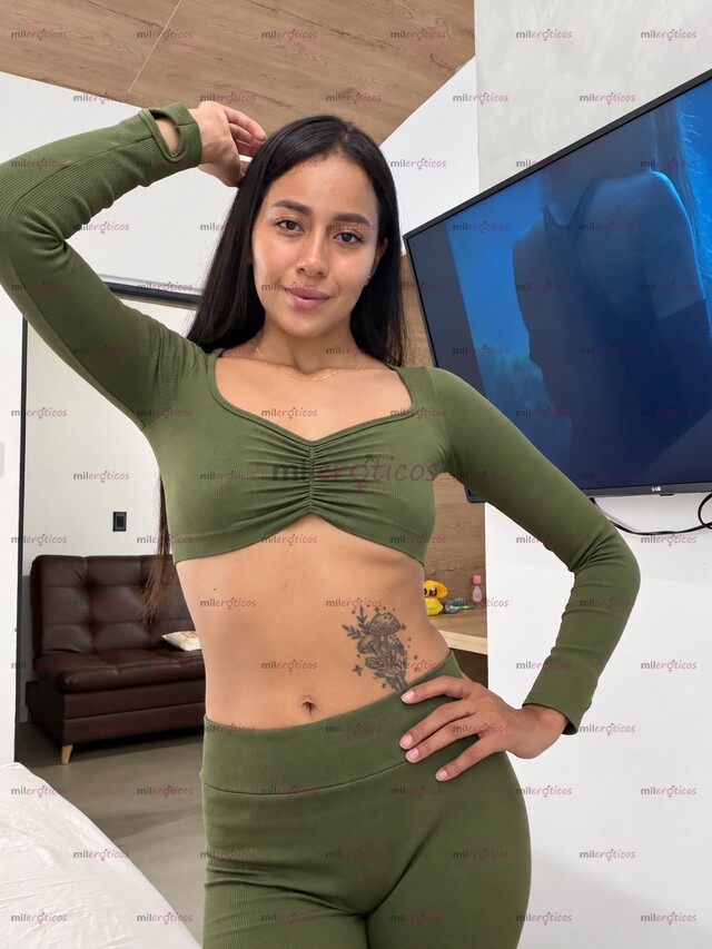 FOTOS DE SARA UNA FLACA NATURAL DISPUESTA A DARTE UN BUEN SERVICIO