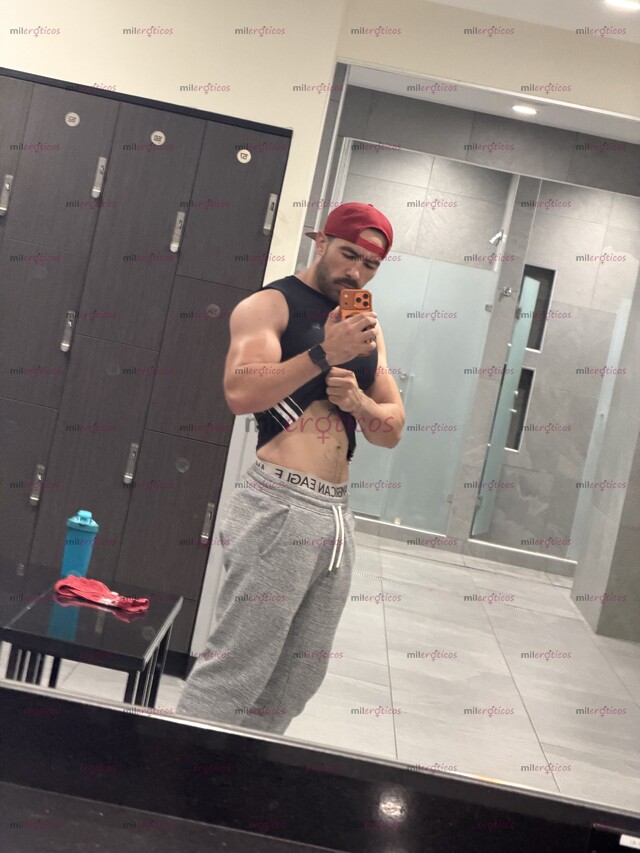FOTOS DE GUAPO, BUEN CUERPO, 19CM DE VERGA Y NALGÓN