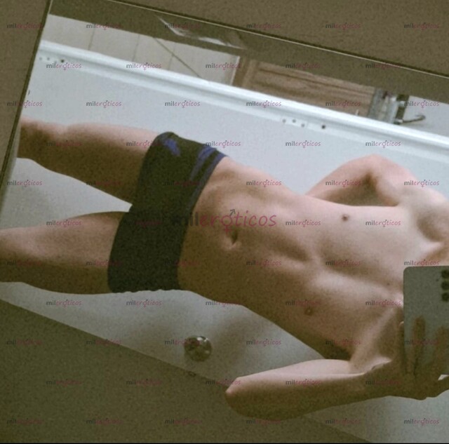 FOTOS DE TWINK DELGADO, ALTO, 21 AÑOS DISPONIBLE PARA YA