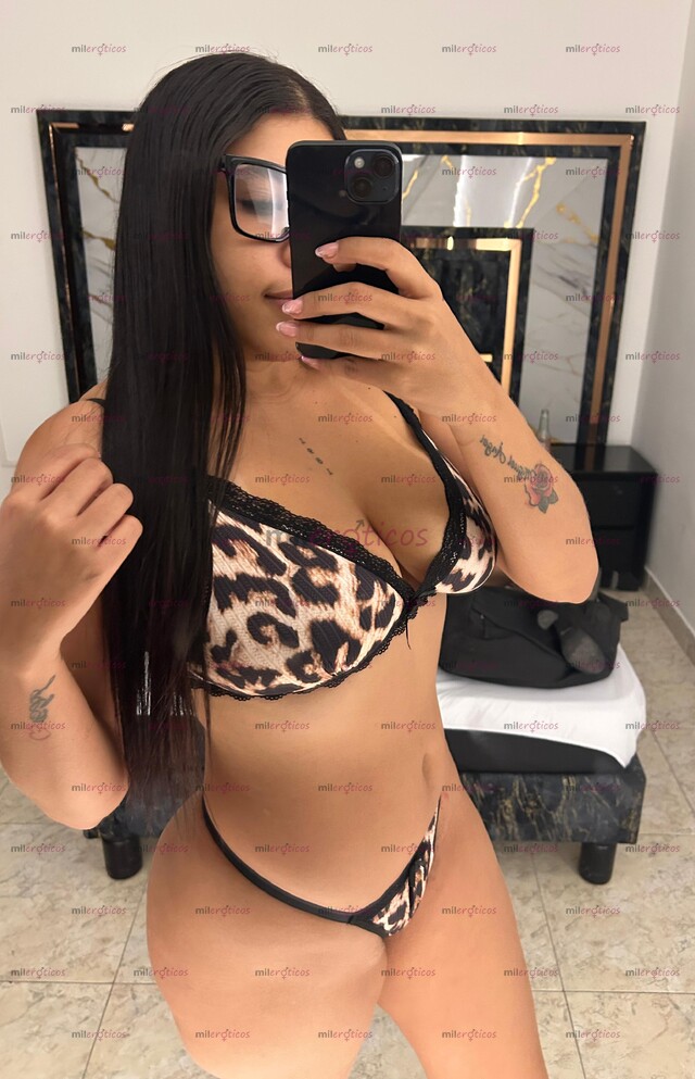FOTOS DE SOFÍA, LINDO ROSTRO Y SENOS VOLUPTUOSOS