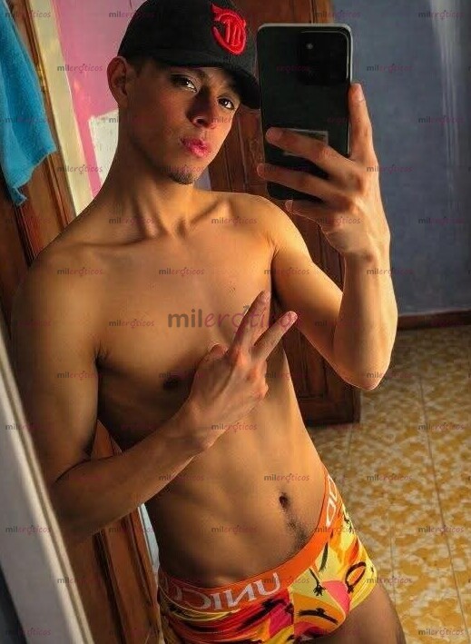 FOTOS DE MORENITO DELGADO CALIENTE Y COMPLACIENTE