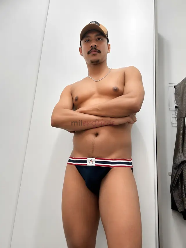 Disponivel agora mande mensagem se estiver no tesao e quiserfuder agora estou no centro de sp agora discreto fetiches mamilos meia cueca pentelhos cus...