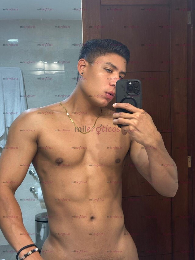 FOTOS DE MACHO SERIO ATLÉTICO VERGON, VEN Y DISFRUTA DE UNA VERGA GRANDE VENOSA DURA.