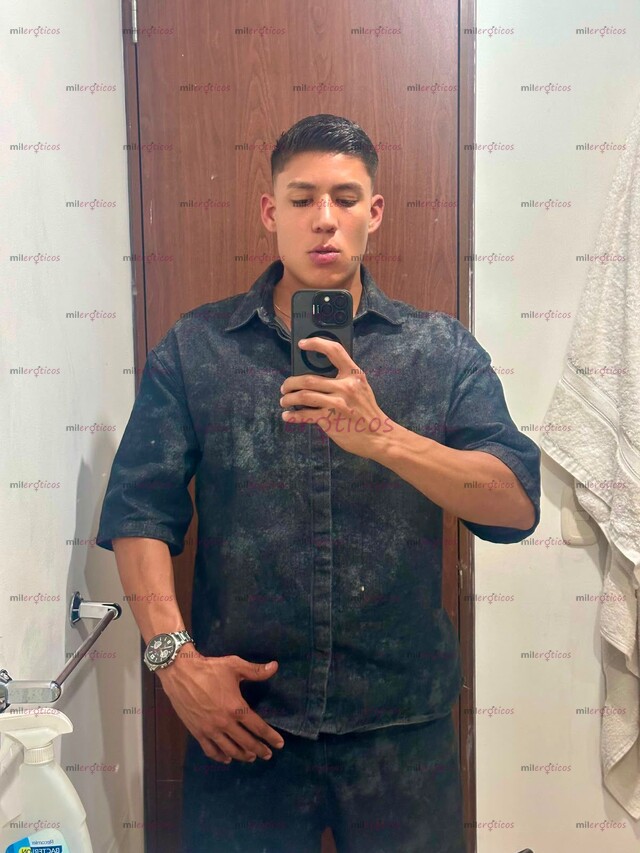 FOTOS DE MACHO SERIO ATLÉTICO VERGON, VEN Y DISFRUTA DE UNA VERGA GRANDE VENOSA DURA.