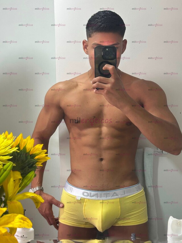 FOTOS DE MACHO SERIO ATLÉTICO VERGON, VEN Y DISFRUTA DE UNA VERGA GRANDE VENOSA DURA.
