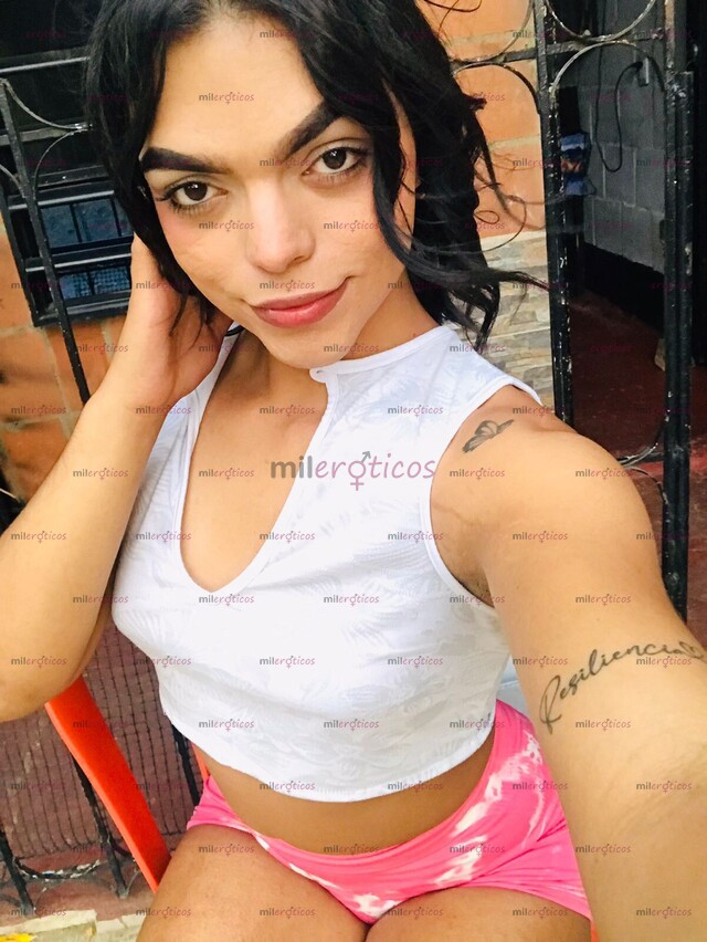 FOTOS DE CHICA TRANS , VERSÁTIL , Y COMPLACIENTE