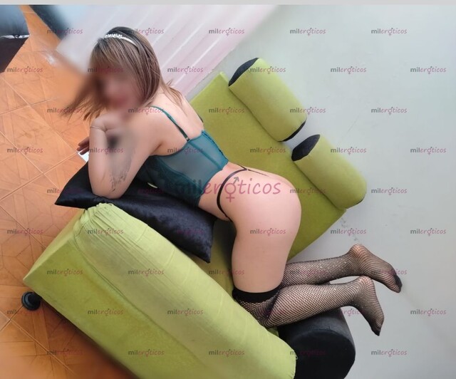 FOTOS DE DELICIOSA BLANQUITA, CON UNA COLA DELICIOSA. PREGUNTA POR LAS PROMOS