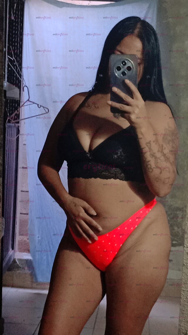 FOTOS DE AZUL CHAPARRITA MORENITA TATUADA TALLA 9 DE BUEN VER CACHONDISIMA Y COMPLACIENTE