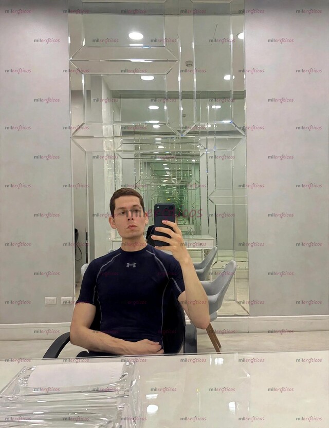FOTOS DE VERGON CON 20 CENTÍMETROS DE PLACER LISTO PARA COMPLACERTE