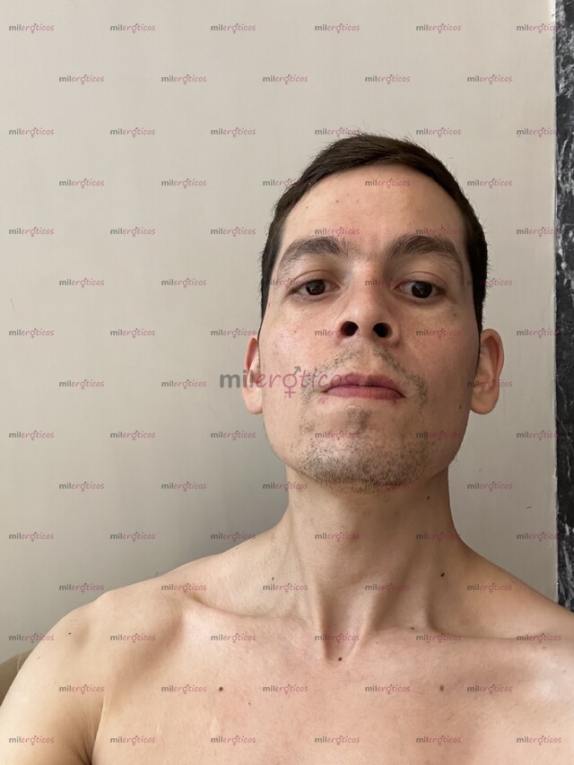 FOTOS DE VERGON CON 20 CENTÍMETROS DE PLACER LISTO PARA COMPLACERTE