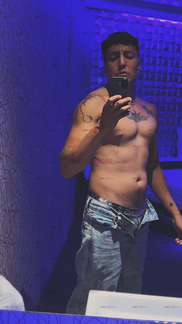 FOTOS DE CHICO CALIENTE SIN PROBLEMAS DE ERECCIÓN VERGA GRUESA Y GRANDE, ACTIVO
