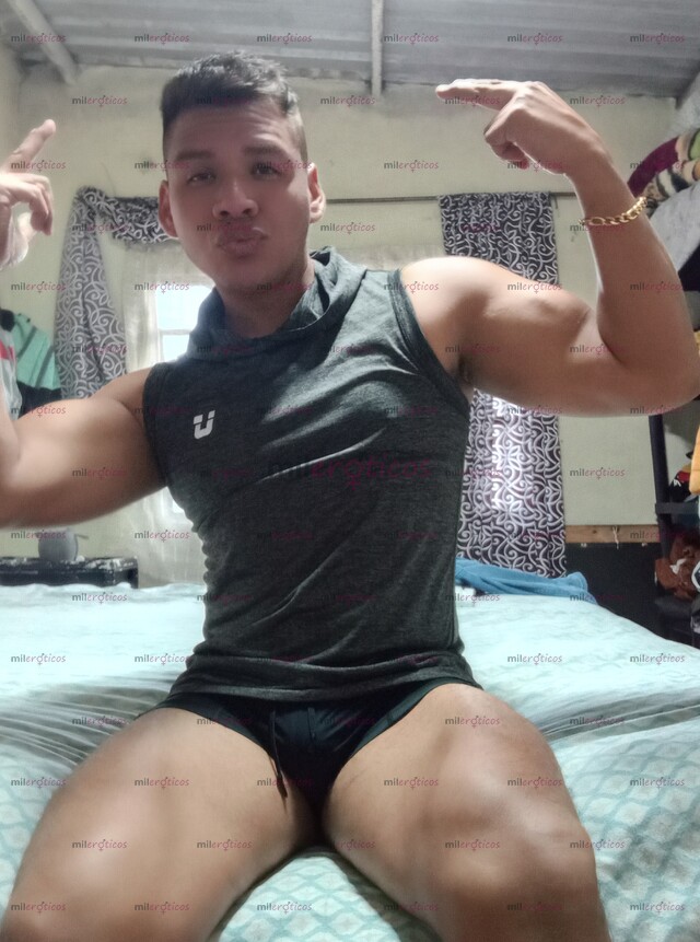 FOTOS DE MORENO CALIENTE VARONIL A TUS ÓRDENES PARA COMPLACERTE LECHE NALGÓN Y GUAPO