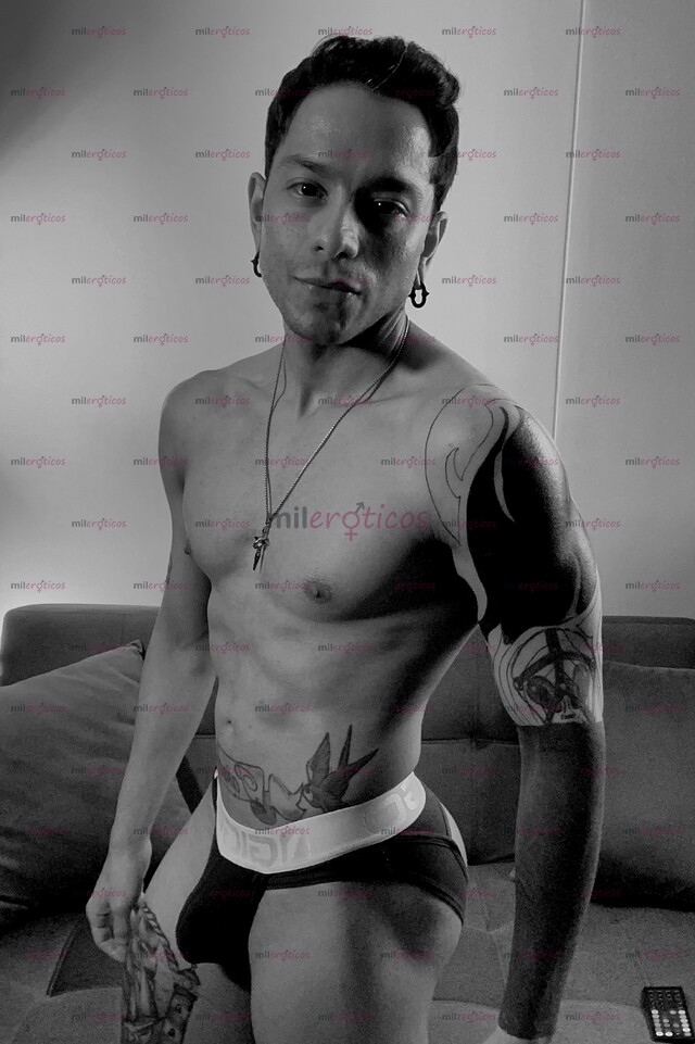 FOTOS DE TWINK MORBOSO APASIONADO CON GANAS DE COMPLACERTE