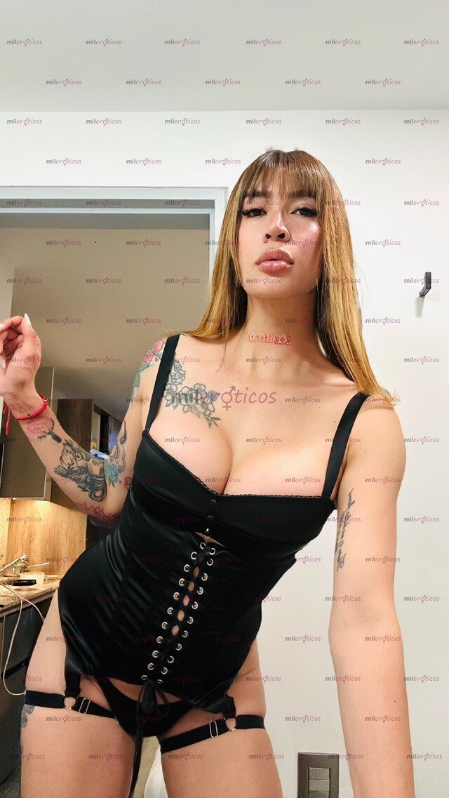 FOTOS DE MASAJISTA SEXY Y CALIENTE , DISFRUTA DE UN MASAJE CUERPO A CUERPO CON UNA TRANNY