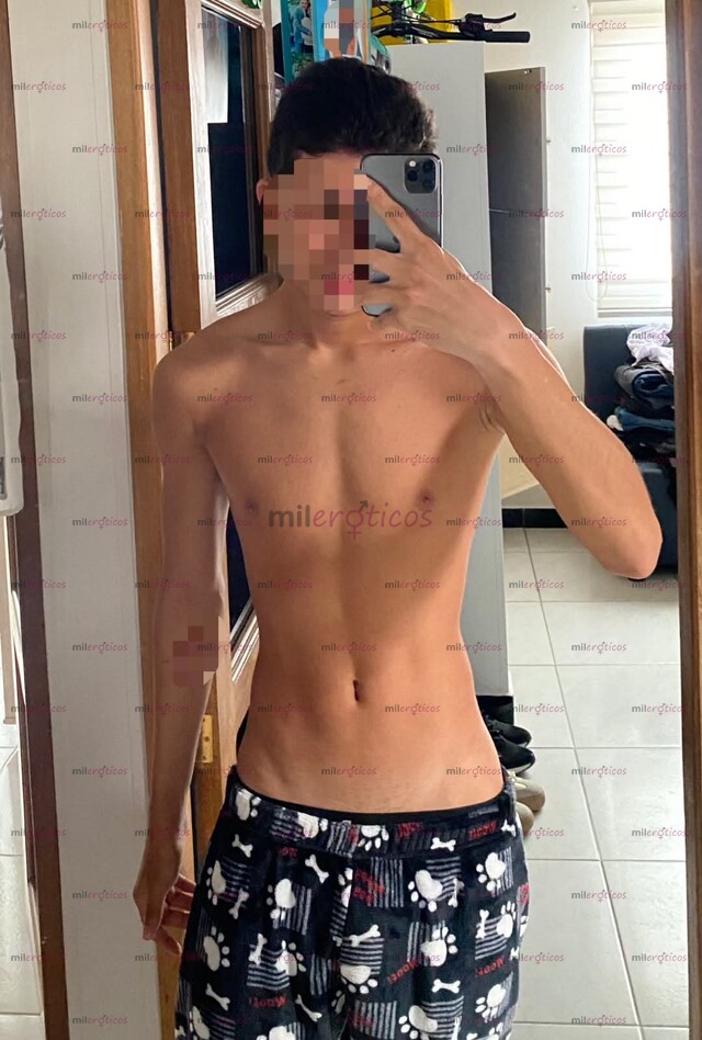 FOTOS DE SIMONNE COMPLACIENTE HÁBLAME Y ME CONOCES MÁS