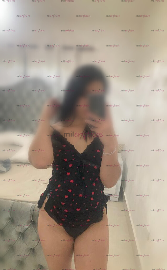 FOTOS DE VAIOLET HERMOSA, SENSUAL PELINEGRA, MIRADA PROVOCADORA, CUERPO NATURAL Y NUEVA E