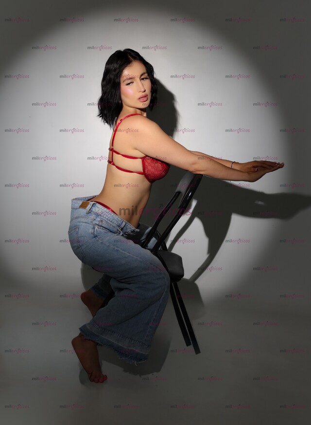 FOTOS DE LINDA CARA CON UN PELO CORTO Y UNOS SENOS DE IMPACTO PARA COMPLACERTE
