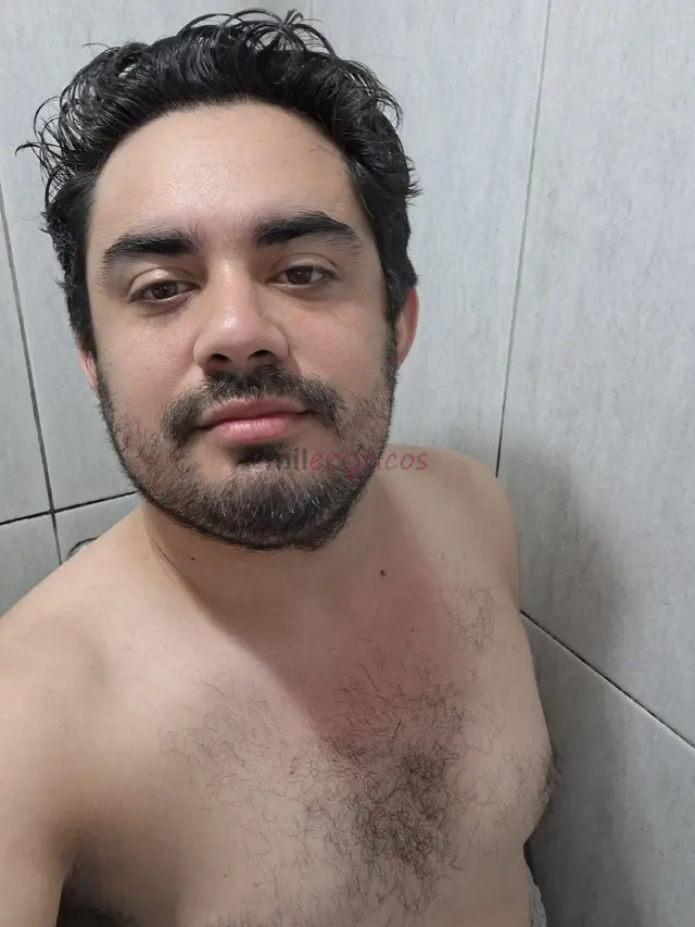 Ola me chamo samuel ruiz estou aqui pra conhecer pessoas novas expandir os horizontes e dar o meu melhor em 4 paredes nao tenho muito frescura mas alg...