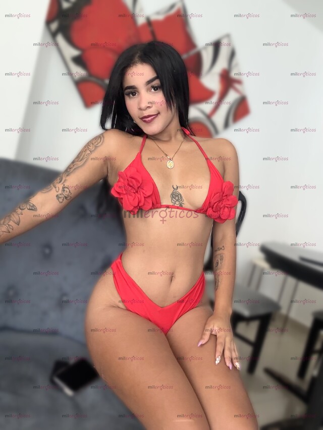 FOTOS DE TÚ PRINCESA 18 AÑITOS BEBA HERMOSA DELICIA EN LA CAMA DESNUDITA PARA TI AMOR VEN