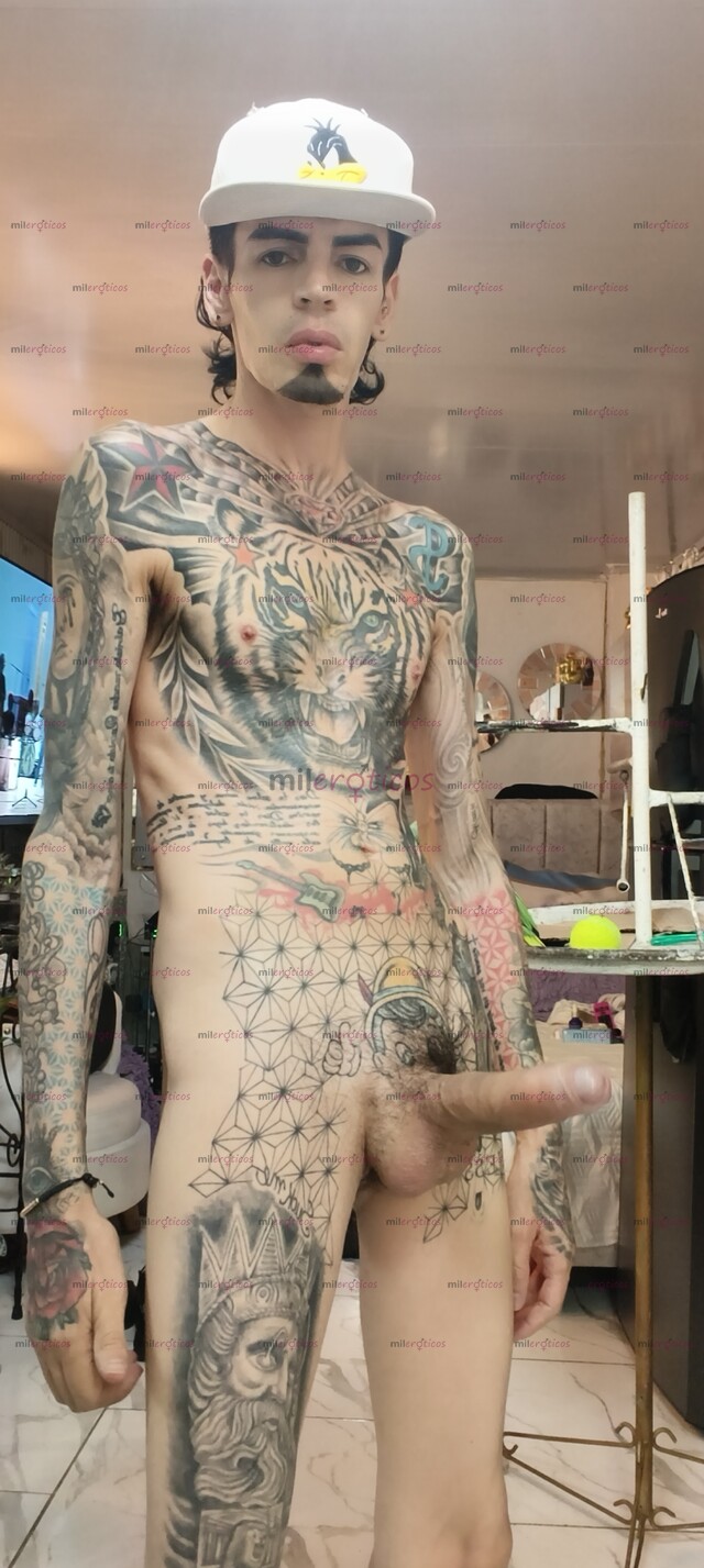 FOTOS DE FLACO VERGON SERIO ACTIVO TATUADO. MORBOSO