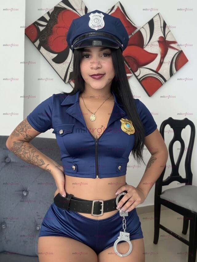 FOTOS DE TÚ PRINCESA 18 AÑITOS BEBA HERMOSA DELICIA EN LA CAMA DESNUDITA PARA TI AMOR VEN