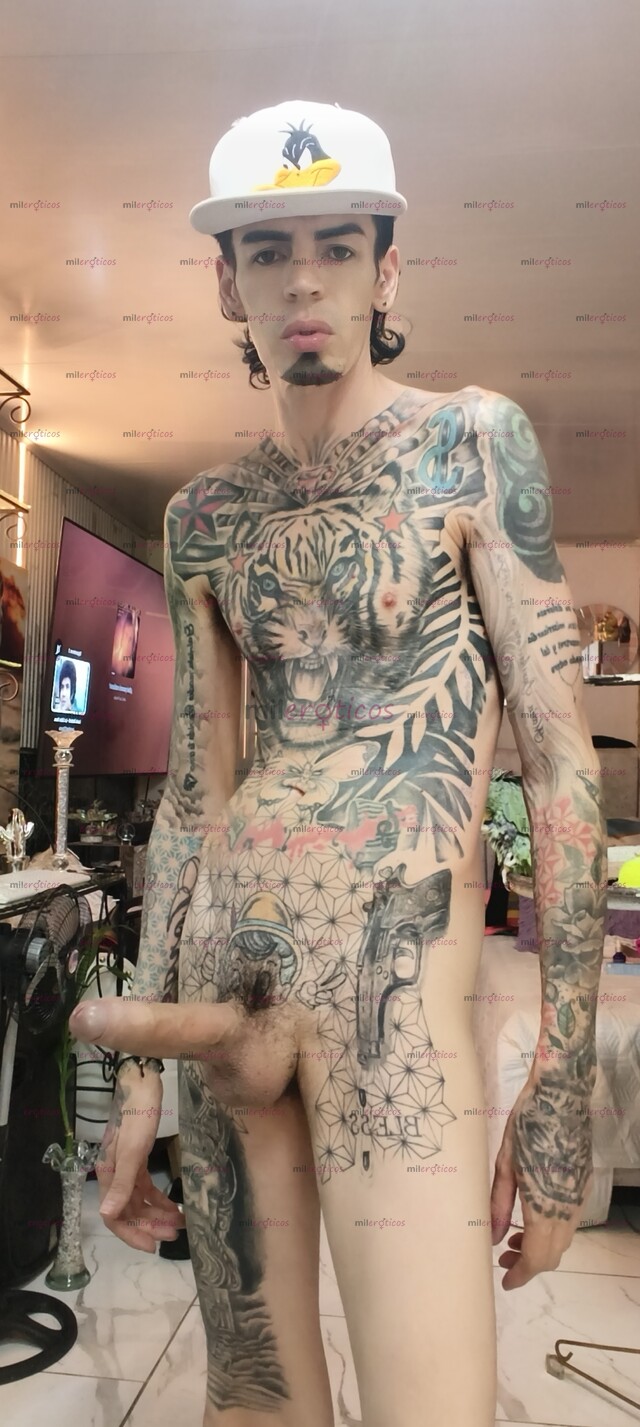 FOTOS DE FLACO VERGON SERIO ACTIVO TATUADO. MORBOSO