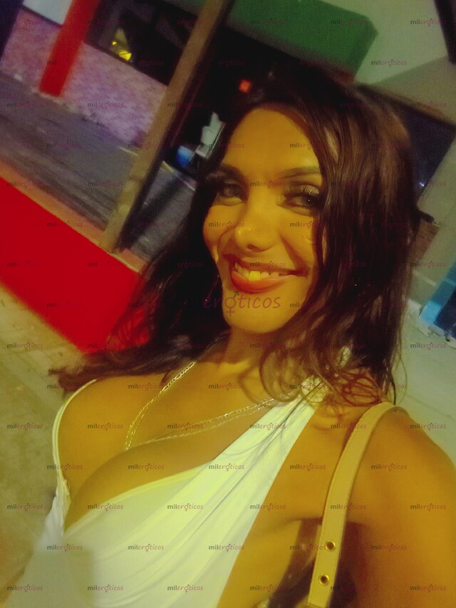 FOTOS DE VERSÁTIL, CON RICO CARAMELO, MORENA FEMENINA SIEMPRE CACHONDA