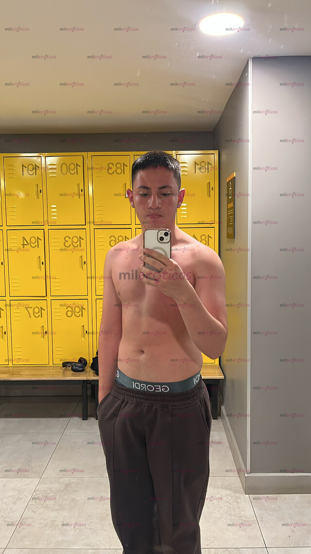FOTOS DE HOLA SOY ANDRÉS TENGO 18 AÑOS FULL ARRECHO PARA PASARLA DELICIOSO