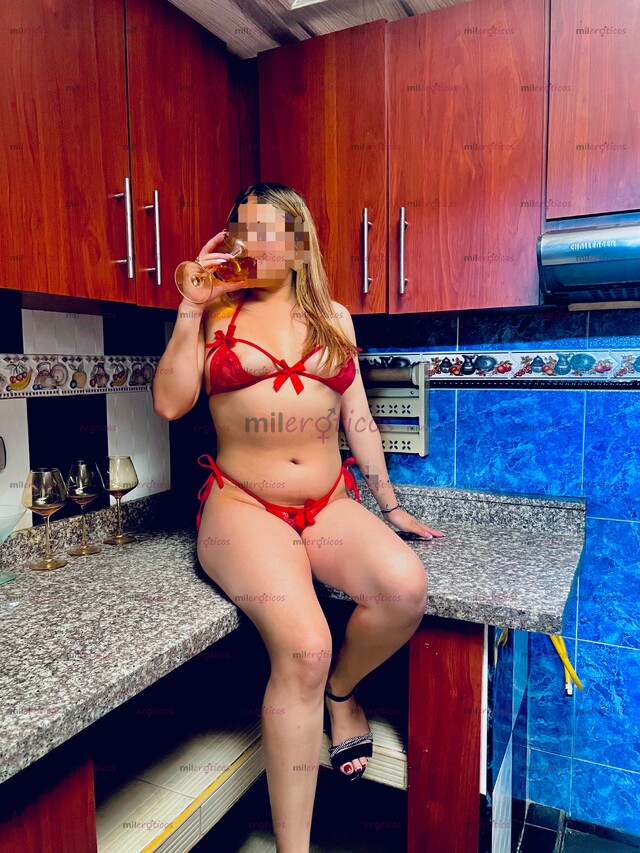 FOTOS DE VERONIKA HERMOSA RUBIA DE 18 AÑOS FLACA BLANCA Y HERMOSA