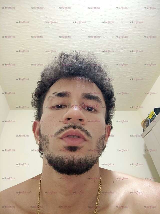 FOTOS DE MASCULINO, DOTADO, 22 CM, FETICHISTA Y COMPLACIENTE
