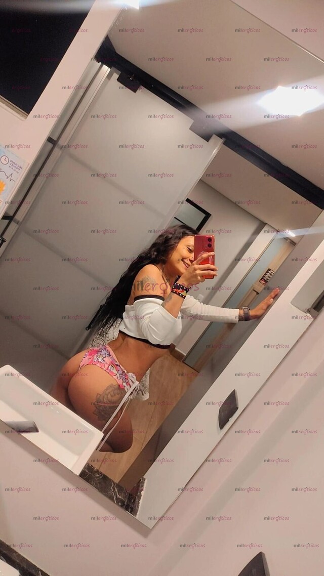 FOTOS DE SKARLET HERMOSA MORENA DELGADA Y ARDIENTE PELO LARGO